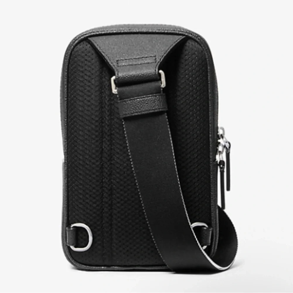 Michael Kors NWT Cooper Medium KORS Logo Sling Pack